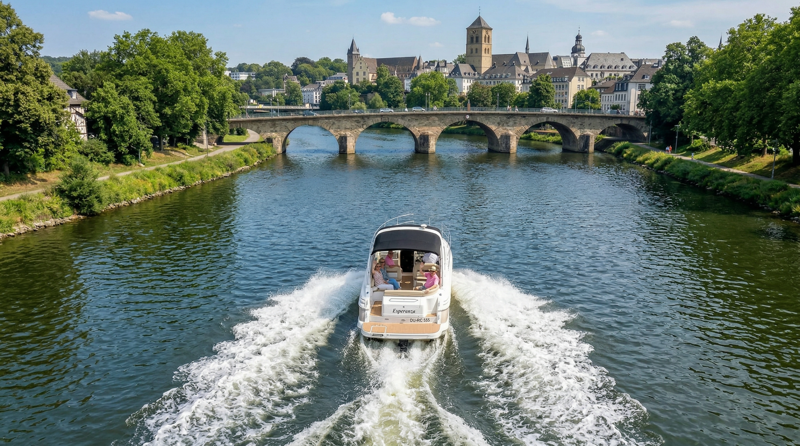 Maxum 2400 SCR Esperanza auf der Ruhr – Bootsvermietung Duisburg
